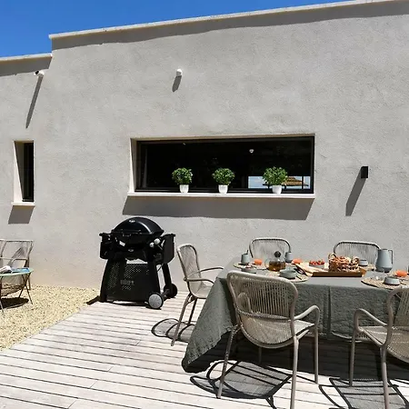Les Loges En Provence 